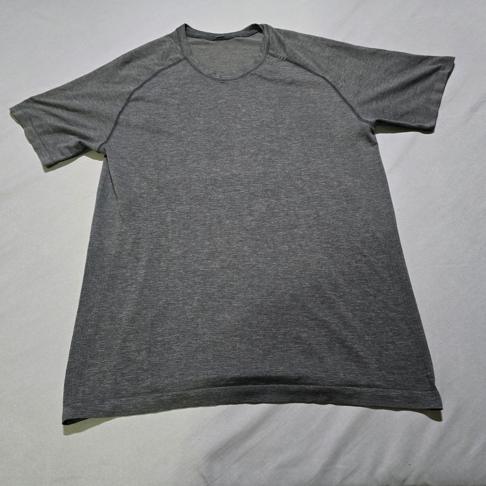 Lululemon Metal Vent Tech Shirt Mens Large Gray Short Sleeve Mesh Training Tee